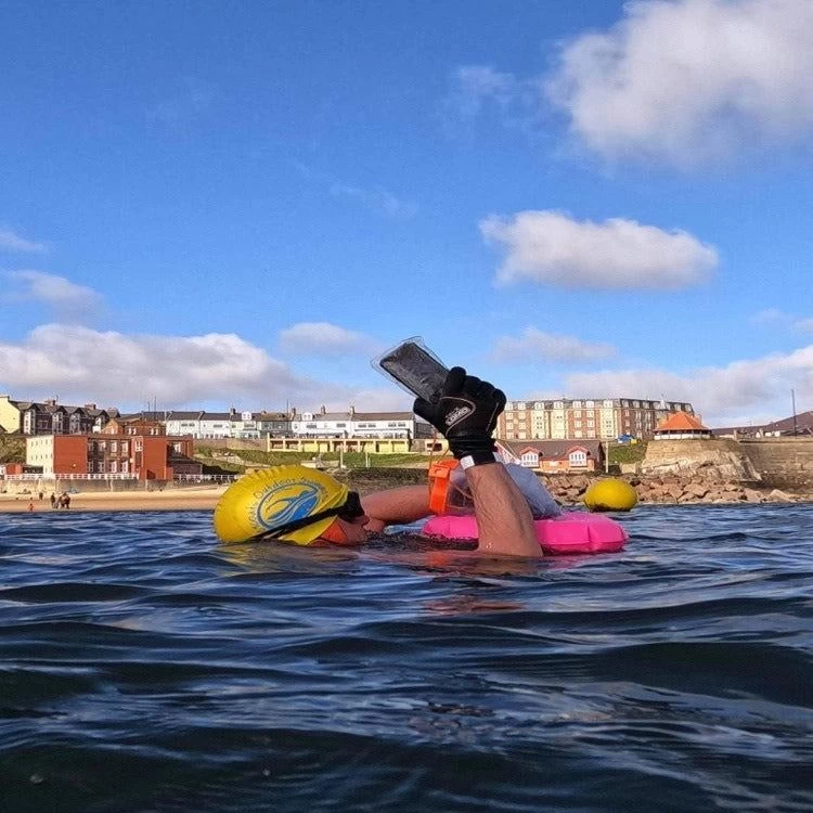 Swim Secure Tow Donut Pink - Image 4